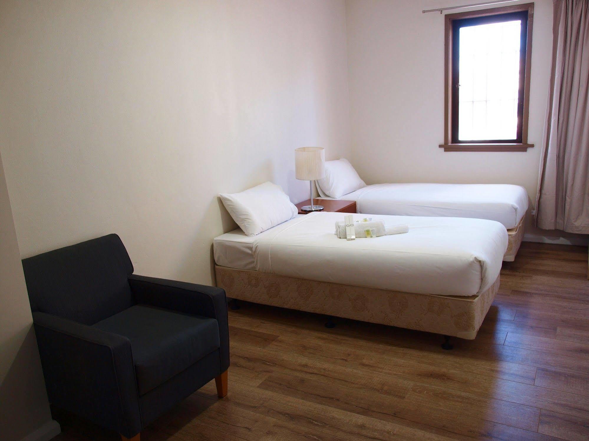 ชิลลา ลอดจ์ Hotel Burwood ภายนอก รูปภาพ